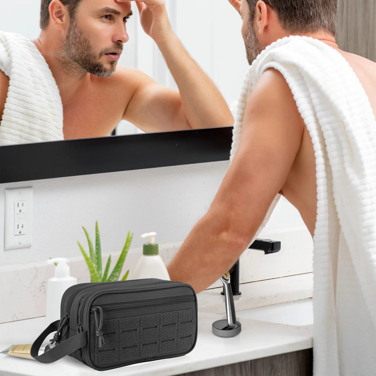 ReFire Gear Men's Travel Toiletry Bag With Hanging Hook